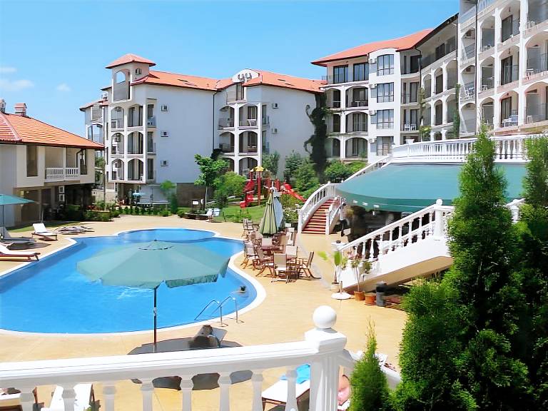Serviced apartment with pool & yard | Next to the beach | Dogs allowed — photo 2