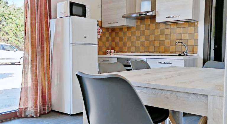 Holiday apartment with barbecue & garden — photo 3