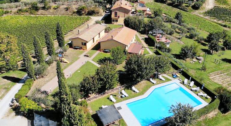 Pleasant farm with terrace, yard & pool | Pets are welcome in Montepulciano