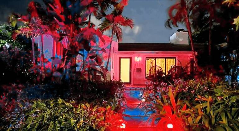 Vacation home with pool — photo 4