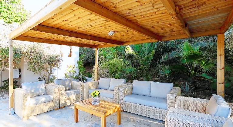 Beautiful villa with private pool, BBQ & garden | Pets are welcome — photo 4
