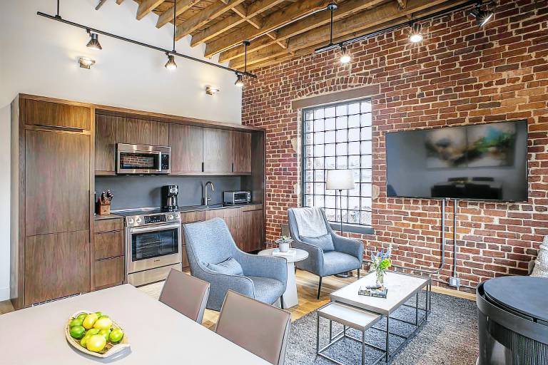 Elevation Lofts Hotel — photo 3