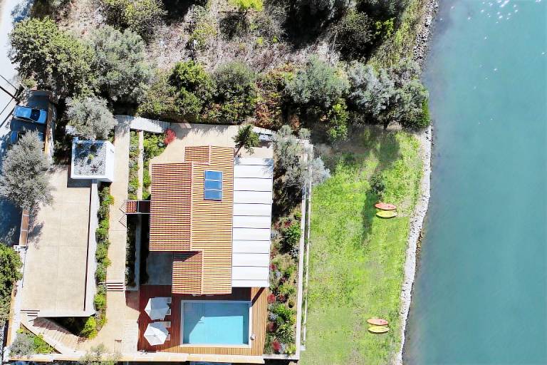 Villa Unalome – Seafront Luxury in the Picturesque Bay of Vlicho — photo 2