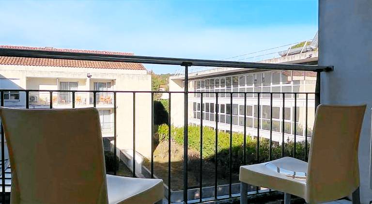 Serviced apartment with terrace — photo 2