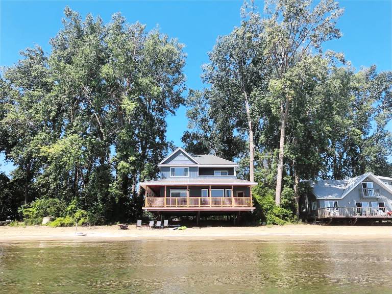 House Pelee Island