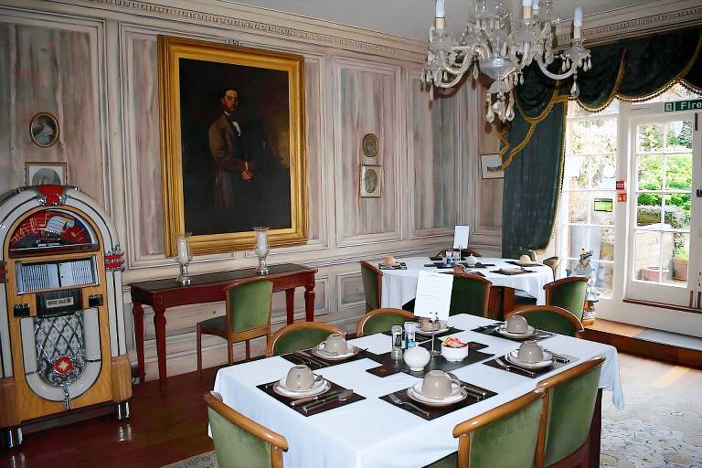 Harmondsworth Hall Guest House — photo 3