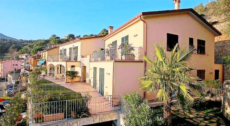 Serviced apartment with patio | Perfect for remote work in Portovenere
