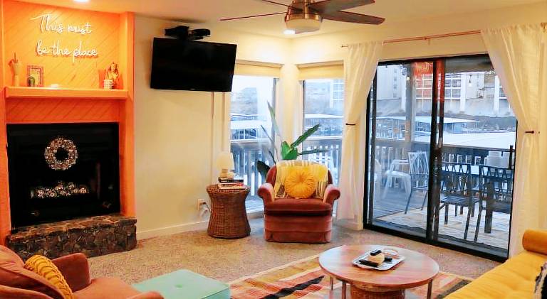 Daylight Cove Lakefront Condo, Pool, Hot Tub! — photo 3