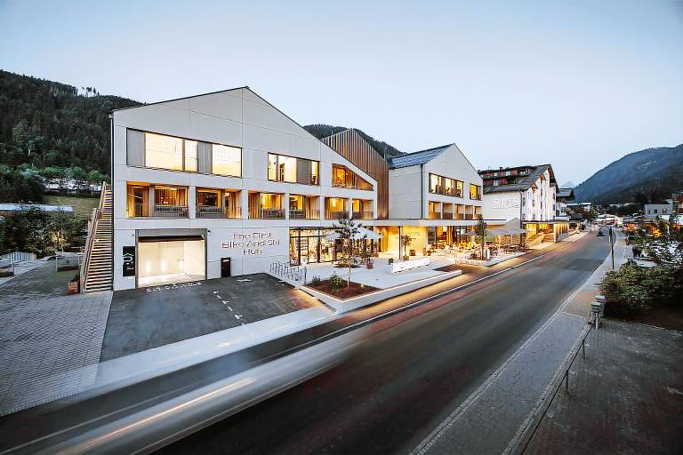 Dips&Drops - Hotel · Sports · Spa · Restaurants in Flachau