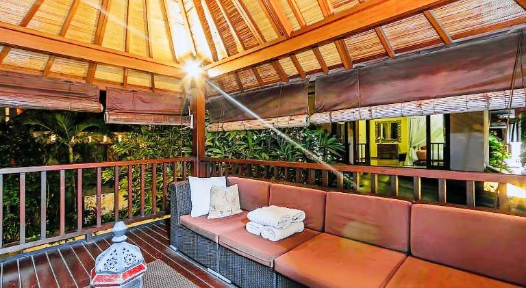 Villa with hot tub & pool | Dogs allowed — photo 5