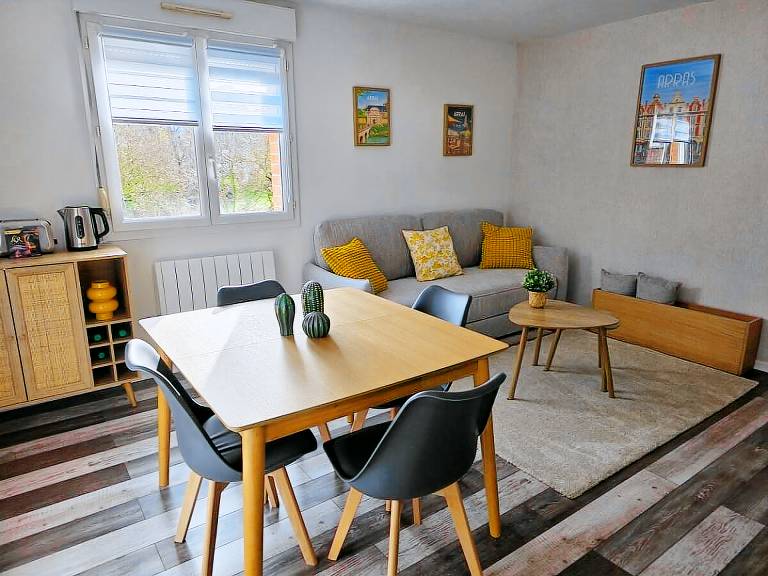 Vacation home with patio — photo 3