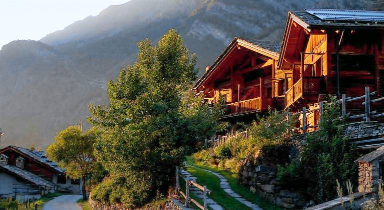 Farm with garden & terrace in Cogne