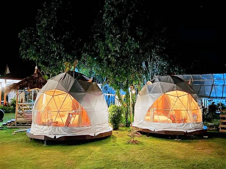 Lion Cafe Resort in Hang Dong