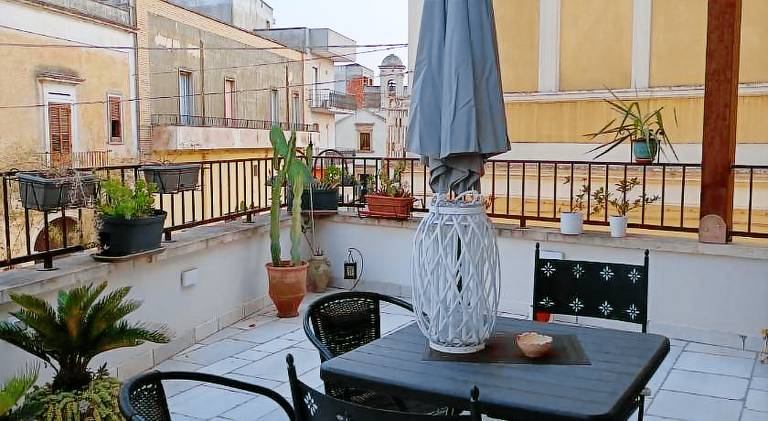Apartment with terrace — photo 4
