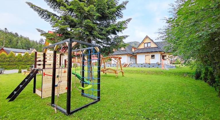 Vacation home with yard, terrace & BBQ — photo 5