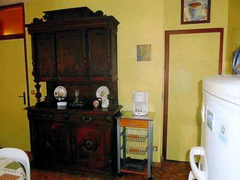 Family-friendly vacation home with garden, BBQ & patio | Garden view | Dogs allowed — photo 5