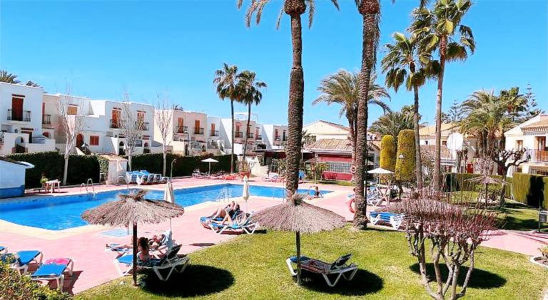 Apartment with pool | Next to the beach | Pets allowed — photo 4
