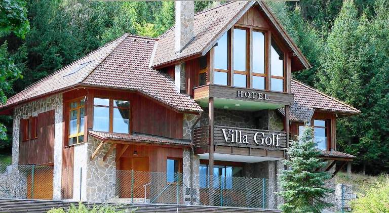 Hotel Villa Golf Cihelny in Karlovy Vary