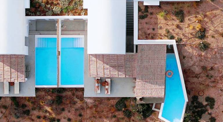 Family-oriented rental apartment with patio, yard & pool | Dogs allowed in Santorini