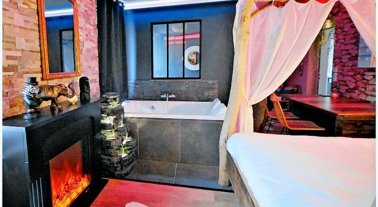 Apartment with hot tub — photo 2