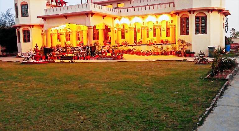 Bed and breakfast  Shimlipur