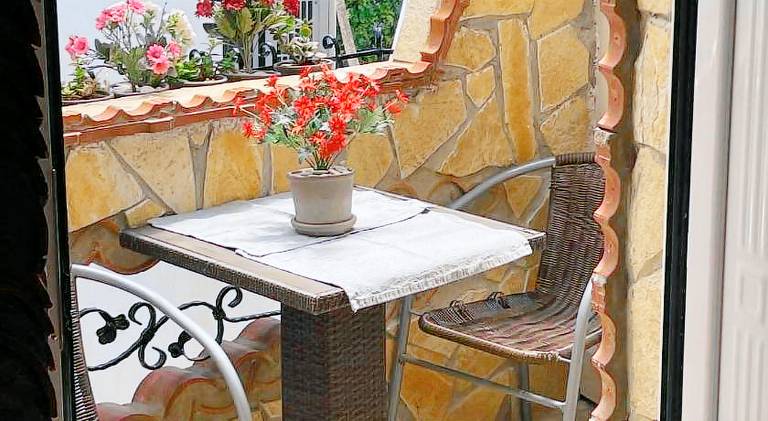 Holiday apartment with terrace — photo 4