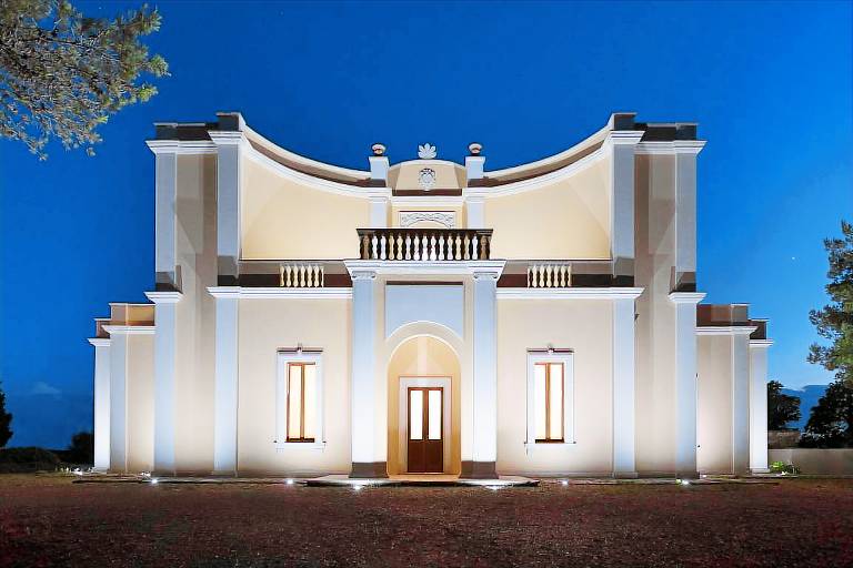 Child-friendly villa with yard, BBQ & private pool | Garden view | Dogs allowed — photo 4