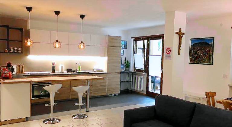 Fully equipped pleasant holiday apartment with patio | Pet-friendly in Marlengo