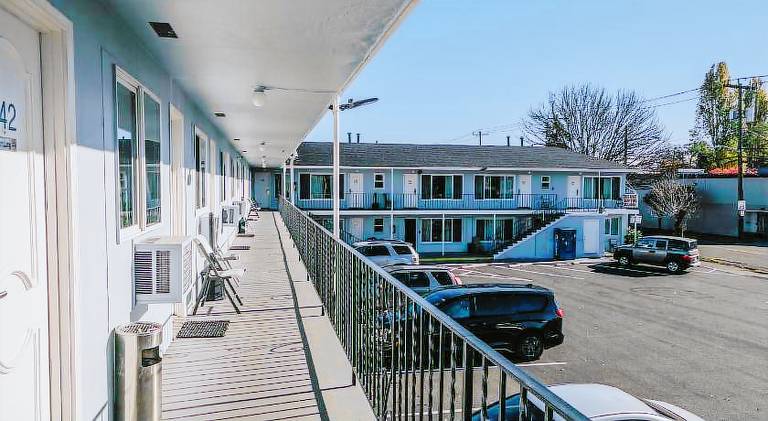 La Hacienda Motel — photo 4