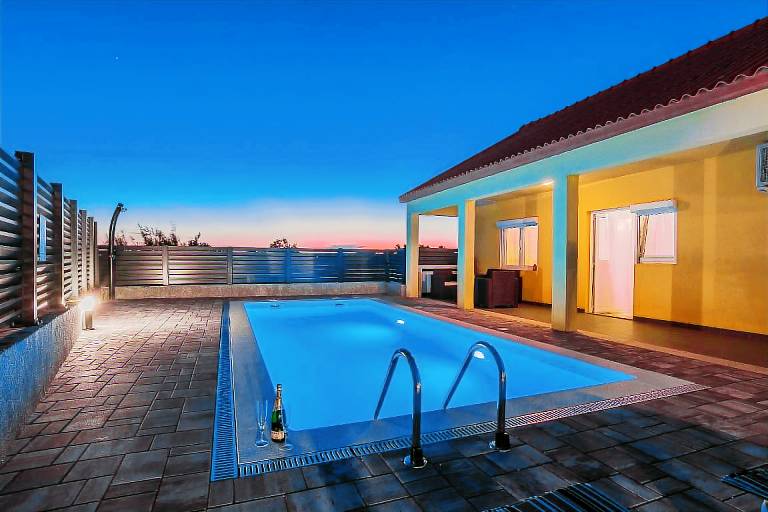 Ferienhaus in Privlaka für max. 4 Personen Ferienhaus in Privlaka für max. 4 Personen