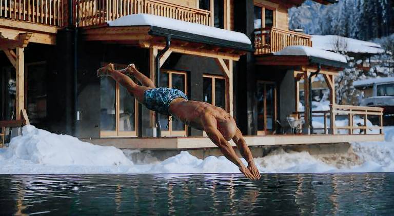 Family-friendly nice chalet with patio, private pool & BBQ | Close to the ski | Suitable for remote work | Dogs allowed — photo 5