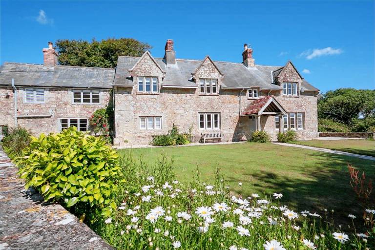 Cottage with BBQ in Shanklin
