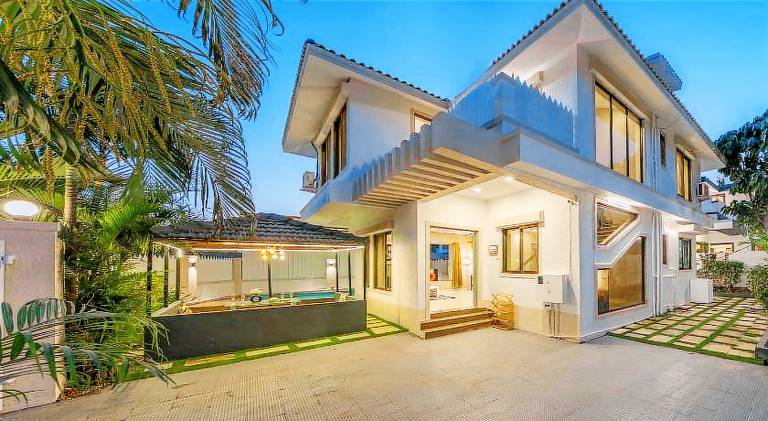 Villa with yard, BBQ & private pool | Dogs allowed — photo 3
