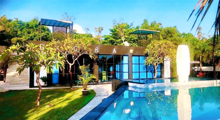 Villa with pool — photo 3