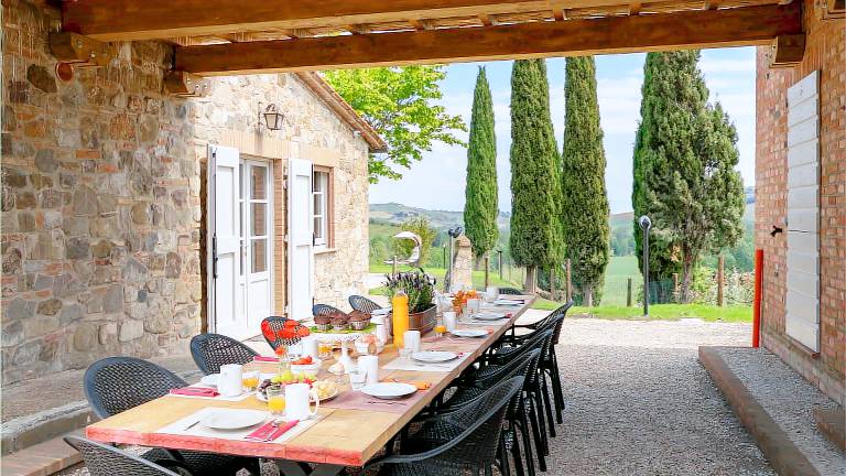 Family-oriented lovely villa with grill, private pool & garden | Pool view | Perfect for remote work | Pet-friendly — photo 3
