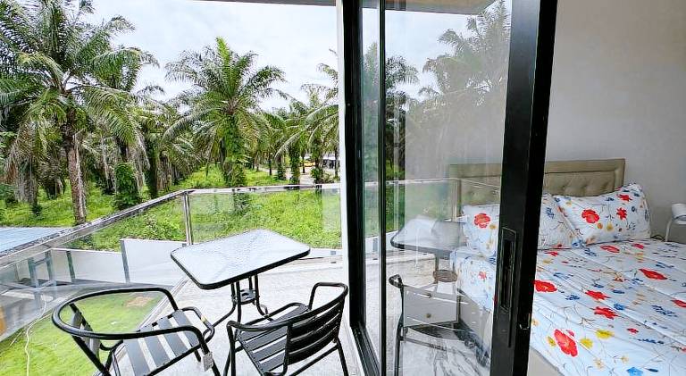 Villa with pool — photo 5