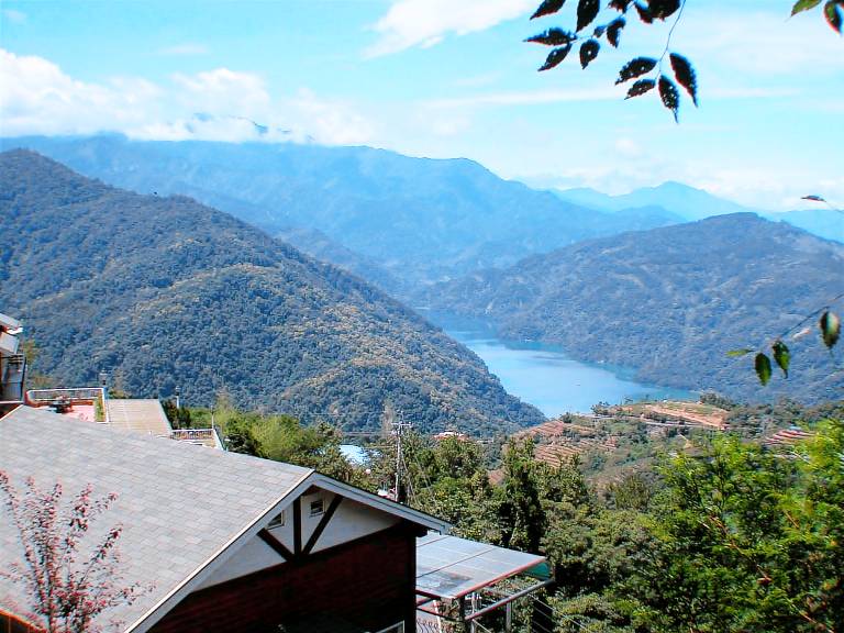 5KM Villa in Ren'ai
