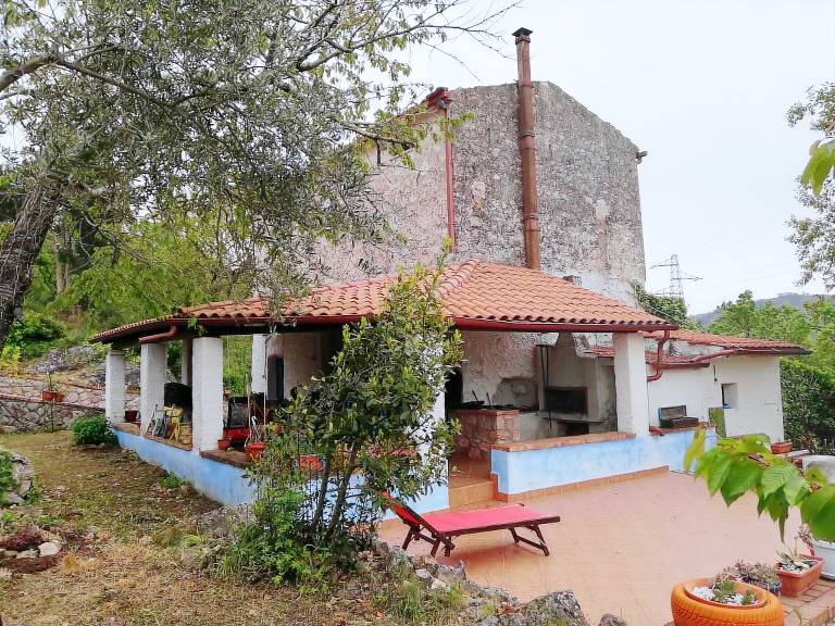 Vacation home with barbecue, patio & garden | Garden view in Sperlonga