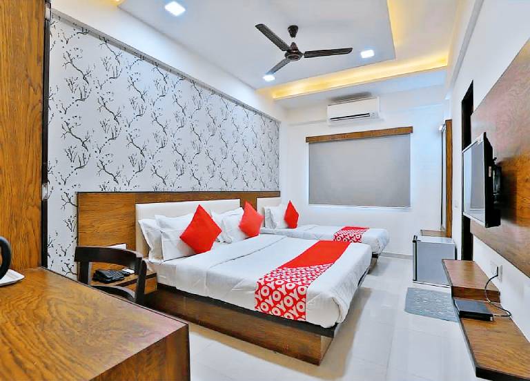 Hotel Dev Orchid