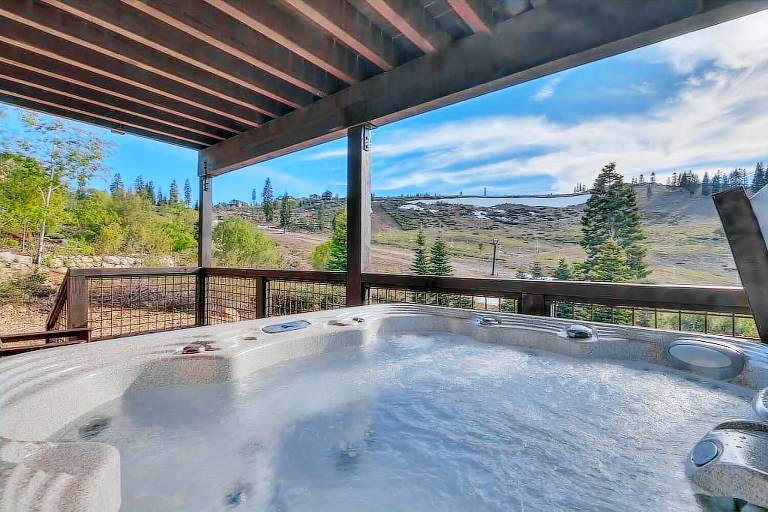 House  Donner Lake