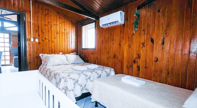 Chalet with pool | Pets are welcome — photo 2