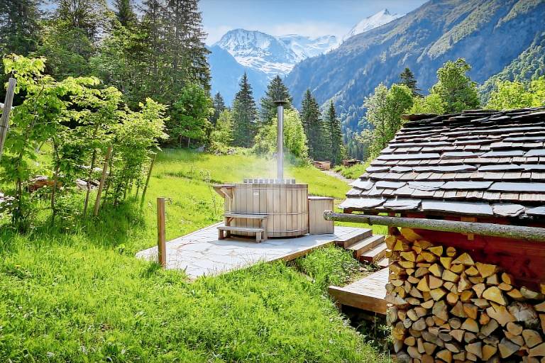 Child-friendly chalet with jacuzzi, yard & terrace | Suitable for remote work | Pets are welcome — photo 4