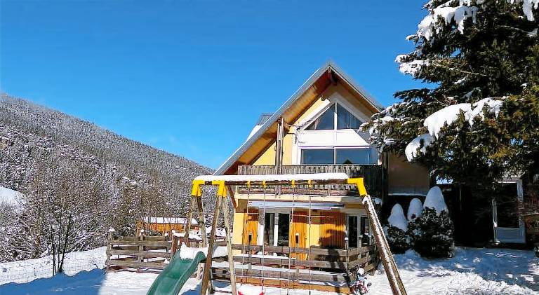 Chalet with patio, garden & grill in Villard-de-Lans
