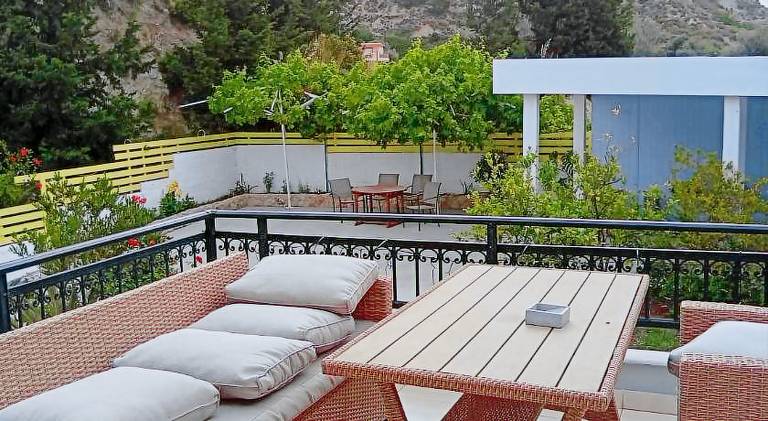 Seascape Village - Spacious 3-Bed Apartment with Private Garden and Parking — photo 2
