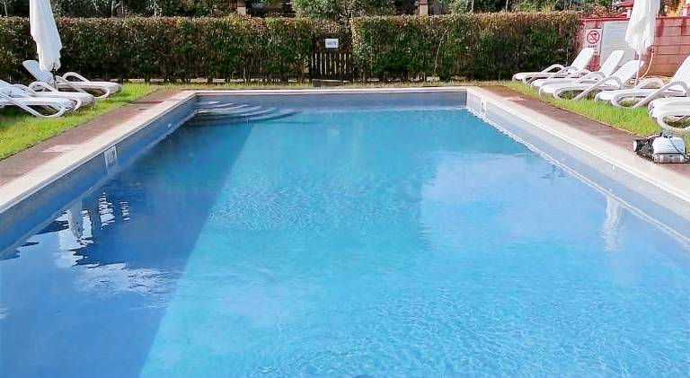 Apartment with pool — photo 3