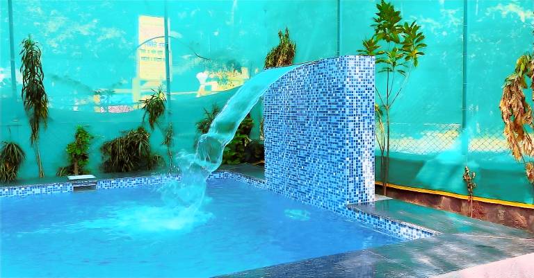 Villa with yard & pool — photo 3