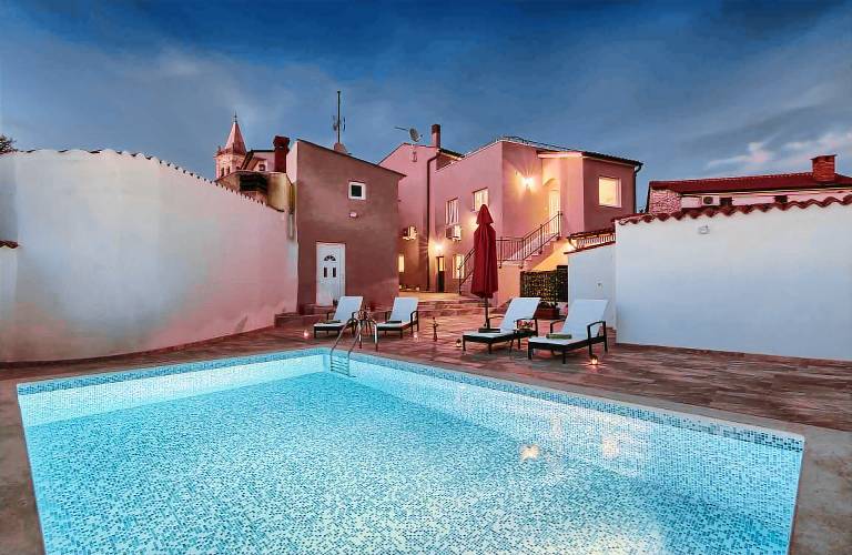 Holiday home with pool — photo 2