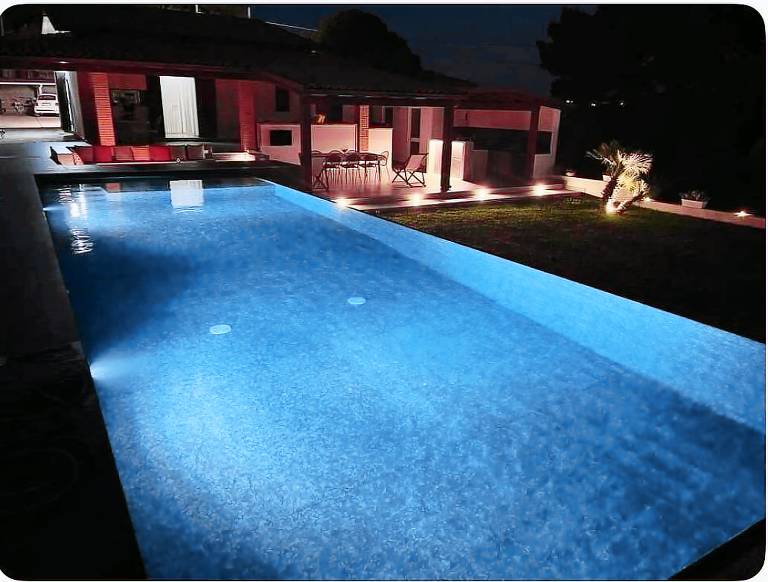 Villa with garden, BBQ & private pool — photo 5