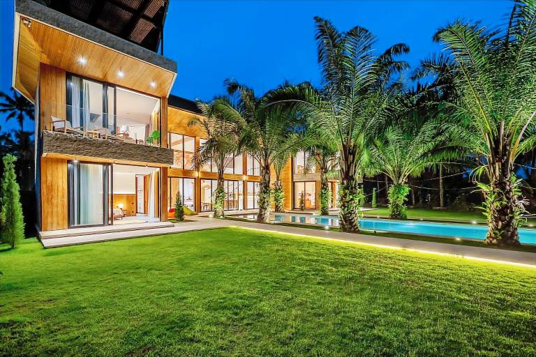 Villa with private pool, grill & patio in Ubud