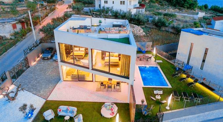 Villa with pool in Podstrana